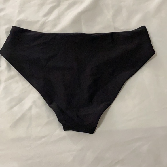 🍎Women’s Xhilaration black bikini bottom ~ size XS 🍎 3/25 - Picture 2 of 4